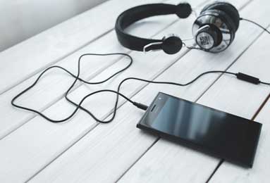 费城76人对阵奥兰多魔术：NBA季后赛席位关键战前瞻